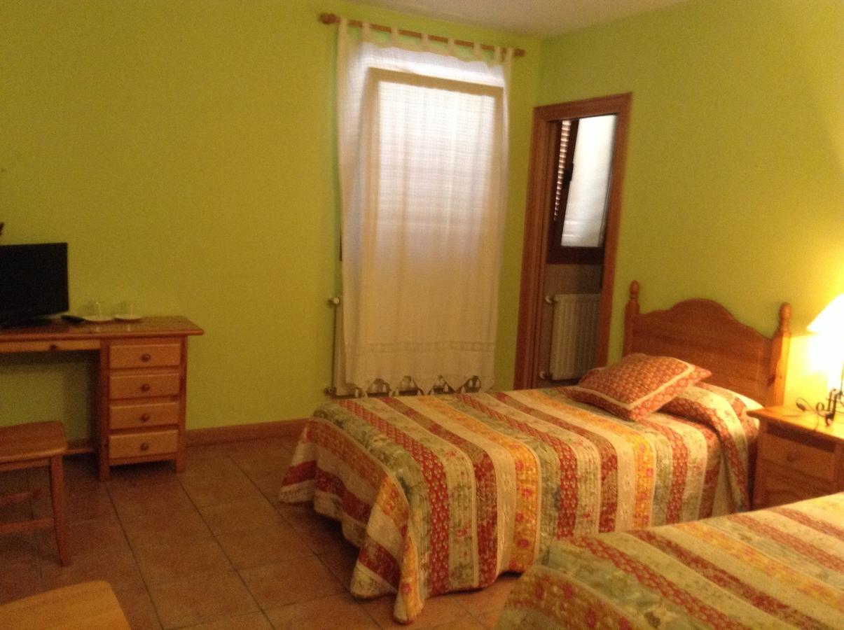Hostal Camino Del Perdon Uterga Kültér fotó